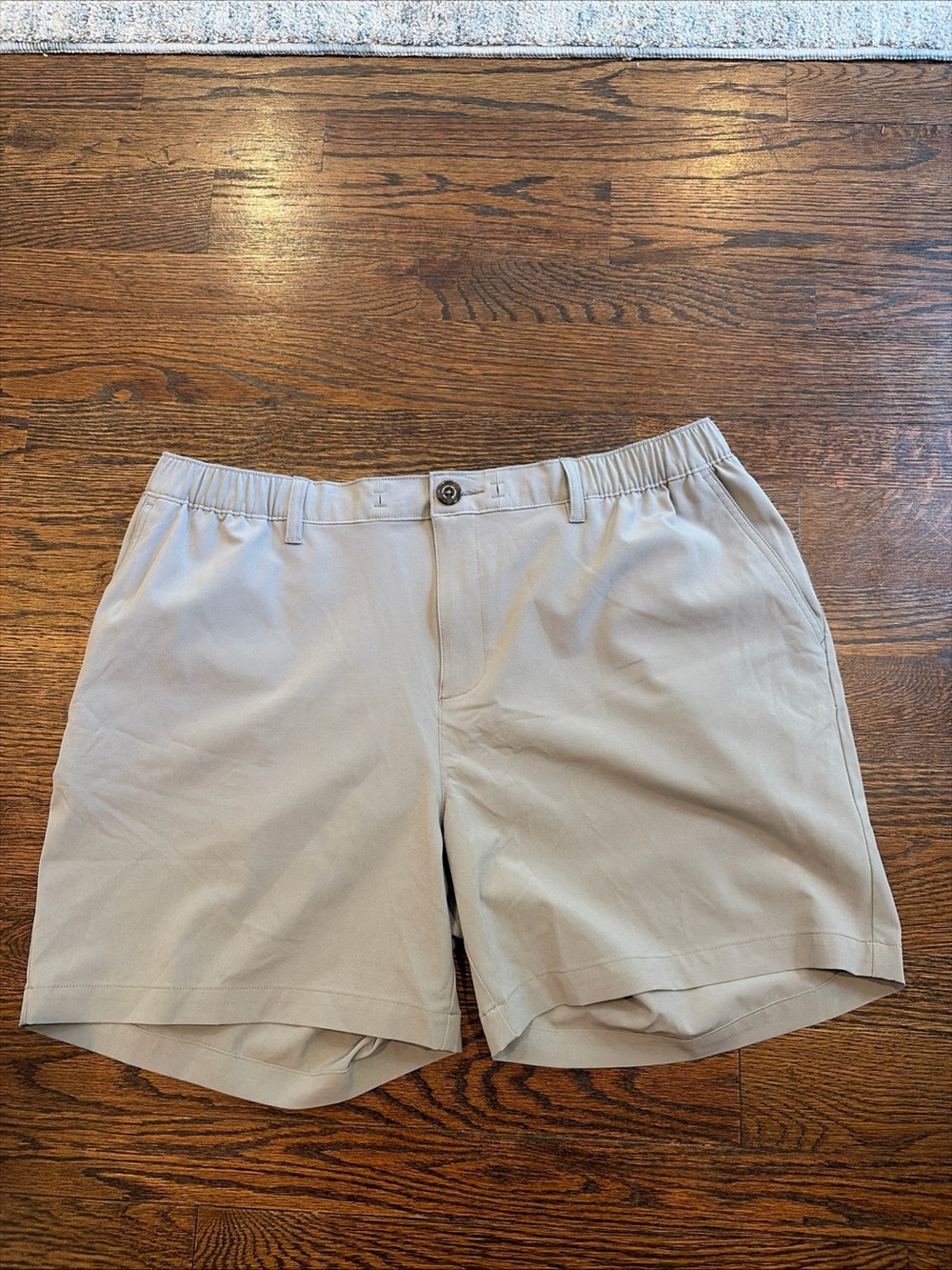chubbies Men's Khaki Elastic-Waist Flat Front Shorts